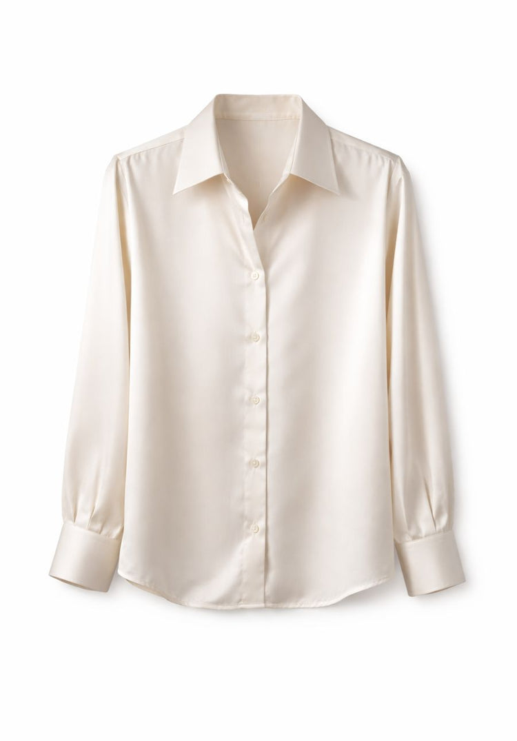 Chemise blanche intacte après traitement au bois de cèdre anti-mites