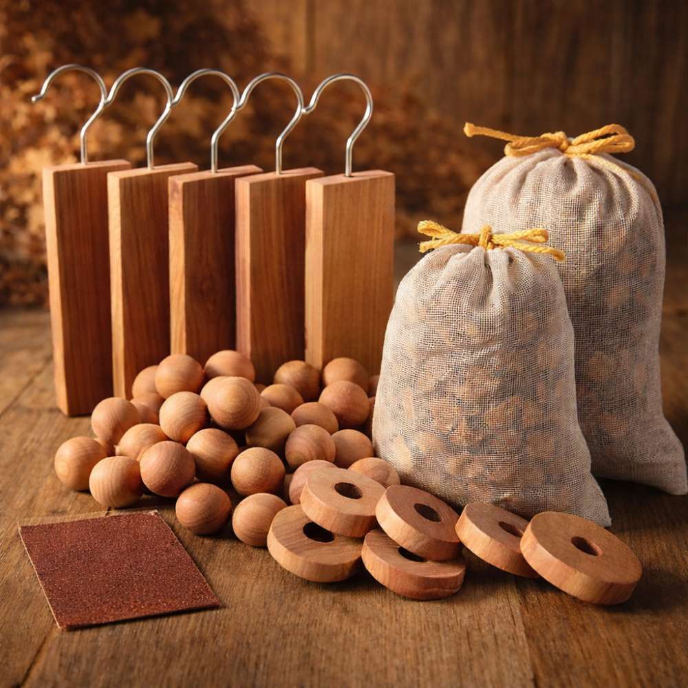Kit produit anti mite bois de cedre 47 pieces avec boules anneaux plaquettes et sachets SPARIL